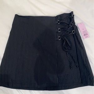 Stripped target skirt
